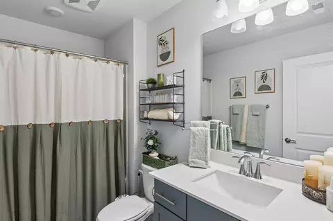 Bath - 2925 Eckersley Dr, Murfreesboro, TN 37128 photo 4 of 4