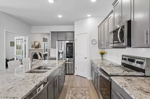 Kitchen - 2925 Eckersley Dr, Murfreesboro, TN 37128 photo 3 of 5