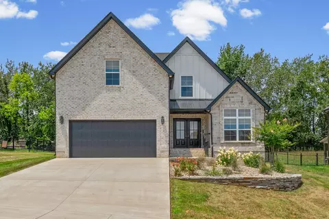 365 Frontier Dr, Clarksville, TN 37043