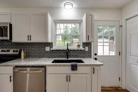 7446 Davis Mill Cir, Harrison, TN 37341 photo 9