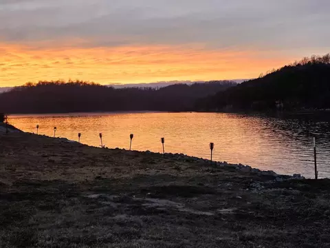 1901 Hardin Bottom River Rd, Clifton, TN 38425