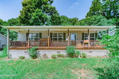 410 W College St, Athens, TN 37303
