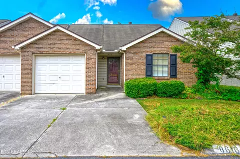 8616 Denmark St, Knoxville, TN 37931