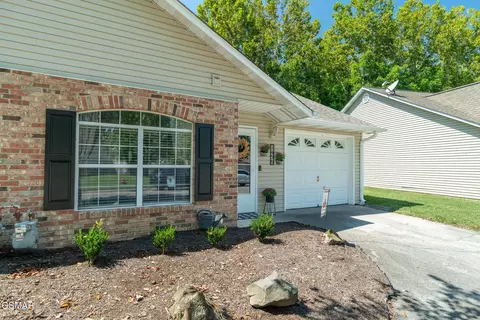 7456 Creek Song Ct, Knoxville, TN 37920