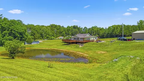 220 Three Point Rd, Vonore, TN 37885