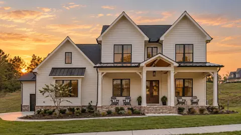 2290 Brakeman Ln, Thompsons Station, TN 37179