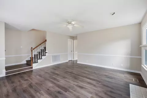 Living - 1035 Silver Point Dr, Murfreesboro, TN 37130 photo 3 of 5
