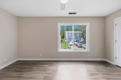 Bedroom - 1035 Silver Point Dr, Murfreesboro, TN 37130 photo 2 of 2