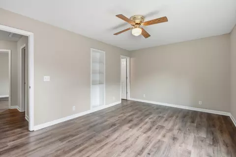Living - 1035 Silver Point Dr, Murfreesboro, TN 37130 photo 5 of 5