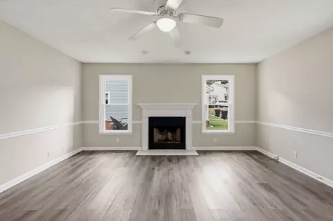 Living - 1035 Silver Point Dr, Murfreesboro, TN 37130 photo 2 of 5