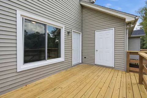 Exterior - 1035 Silver Point Dr, Murfreesboro, TN 37130 photo 6 of 11