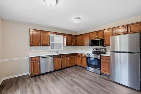 Kitchen - 1035 Silver Point Dr, Murfreesboro, TN 37130 photo 1 of 4