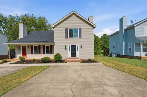 Exterior - 1035 Silver Point Dr, Murfreesboro, TN 37130 photo 3 of 11