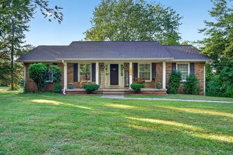 937 Needmore Rd, Clarksville, TN 37040