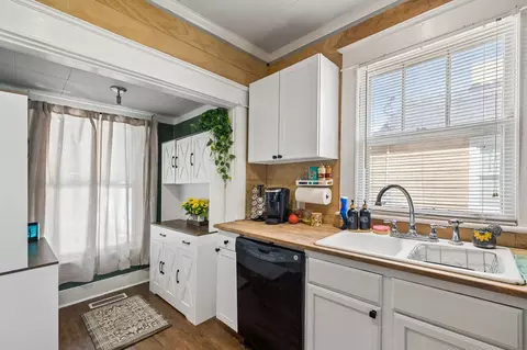 Kitchen - 817 E Vine St, Murfreesboro, TN 37130 photo 1 of 2