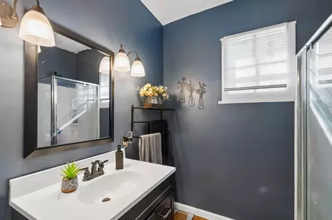 Bath - 817 E Vine St, Murfreesboro, TN 37130 photo 1 of 2