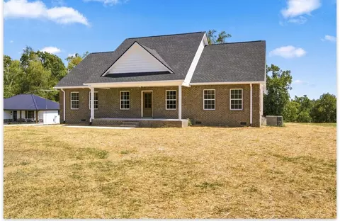 203 Marys Ln, Lafayette, TN 37083