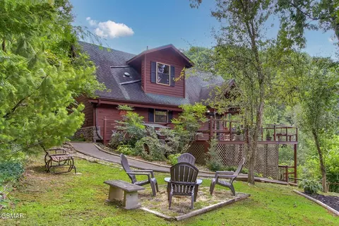 919 Grey Fox Trl, Gatlinburg, TN 37738