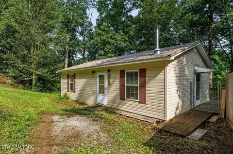 1899 Arrowhead Dr, Monterey, TN 38574