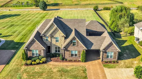 711 Shute Ln, Hendersonville, TN 37075