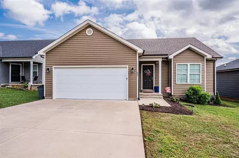 657 Cherry Blossom Rd, Bowling Green, KY 42103