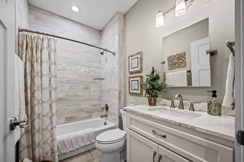 Bath - 215 Flora Ln, Manchester, TN 37355 photo 6 of 7