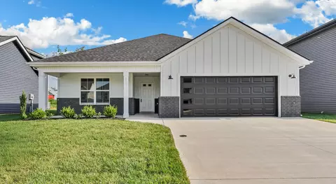 2677 Brewster Dr, Clarksville, TN 37042