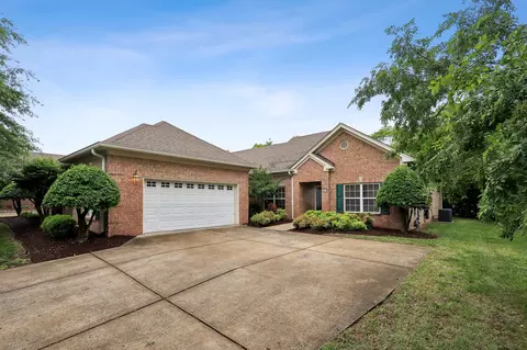 201 Wrennewood Ln, Franklin, TN 37064