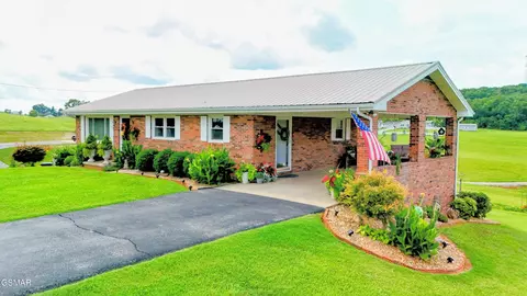 165 Unaka Dr, Mosheim, TN 37818
