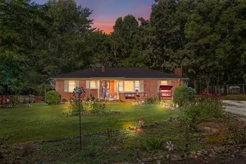 3770 Flatwoods Rd, Camden, TN 38320