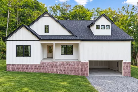 2687 Palmyra Rd, Palmyra, TN 37142
