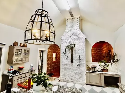 Kitchen - 500 5th Ave E, Springfield, TN 37172 photo 1 of 2
