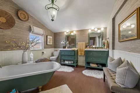Bath - 500 5th Ave E, Springfield, TN 37172 photo 1 of 3
