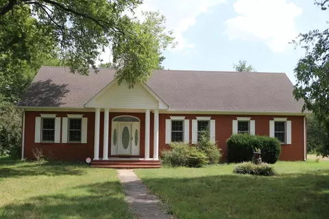 1019 Hilton Ln, Castalian Springs, TN 37031