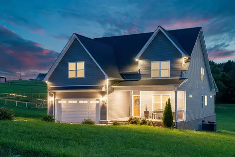 3968 Chapel Hill Rd, Clarksville, TN 37040