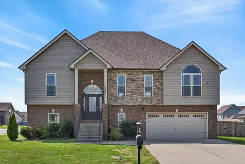 3876 Maliki Dr, Clarksville, TN 37042