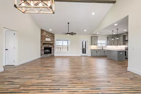 Living - 9345 Fox Hill Rd, Baxter, TN 38544 photo 5 of 7