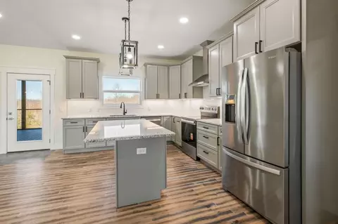 Kitchen - 9345 Fox Hill Rd, Baxter, TN 38544 photo 1 of 6