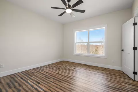 Bedroom - 9345 Fox Hill Rd, Baxter, TN 38544 photo 7 of 8