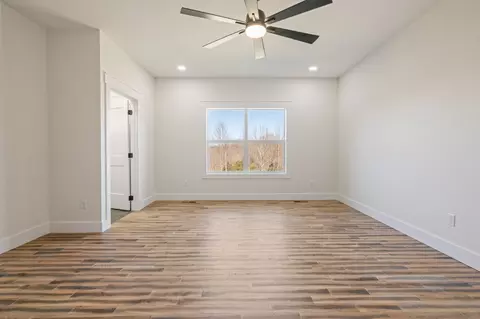 Bedroom - 9345 Fox Hill Rd, Baxter, TN 38544 photo 3 of 8
