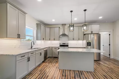 Kitchen - 9345 Fox Hill Rd, Baxter, TN 38544 photo 5 of 6