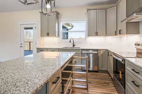 Kitchen - 9345 Fox Hill Rd, Baxter, TN 38544 photo 4 of 6