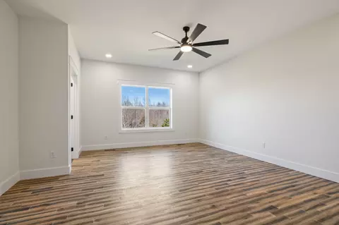 Bedroom - 9345 Fox Hill Rd, Baxter, TN 38544 photo 4 of 8