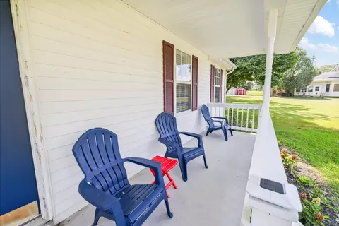 Exterior - 10501 Viola Rd, Morrison, TN 37357 photo 3 of 11