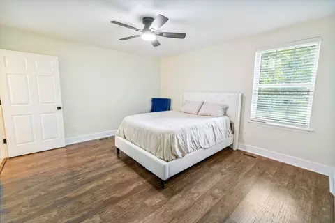 Bedroom - 10501 Viola Rd, Morrison, TN 37357 photo 4 of 5