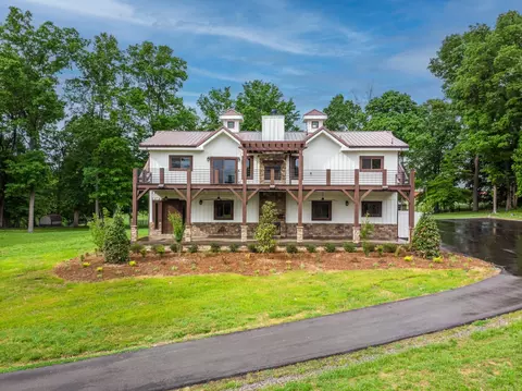 Exterior - 1224 Hangar Rd, Springfield, TN 37172 photo 2 of 13