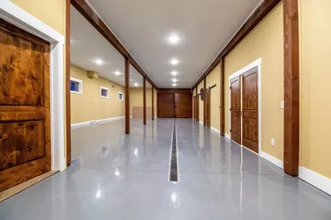 Entry Way - 1224 Hangar Rd, Springfield, TN 37172 photo 3 of 4
