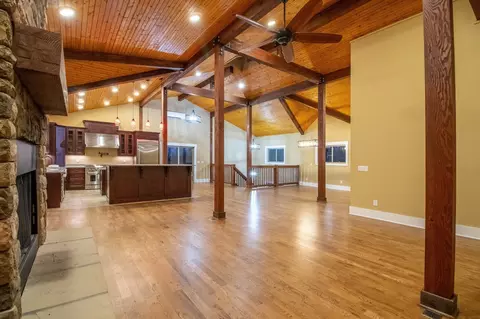 Living - 1224 Hangar Rd, Springfield, TN 37172 photo 5 of 7