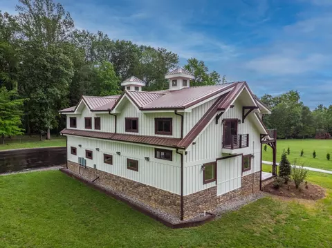 Exterior - 1224 Hangar Rd, Springfield, TN 37172 photo 10 of 13