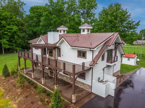 Exterior - 1224 Hangar Rd, Springfield, TN 37172 photo 6 of 13